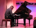 Евгений Слабиков за роялем